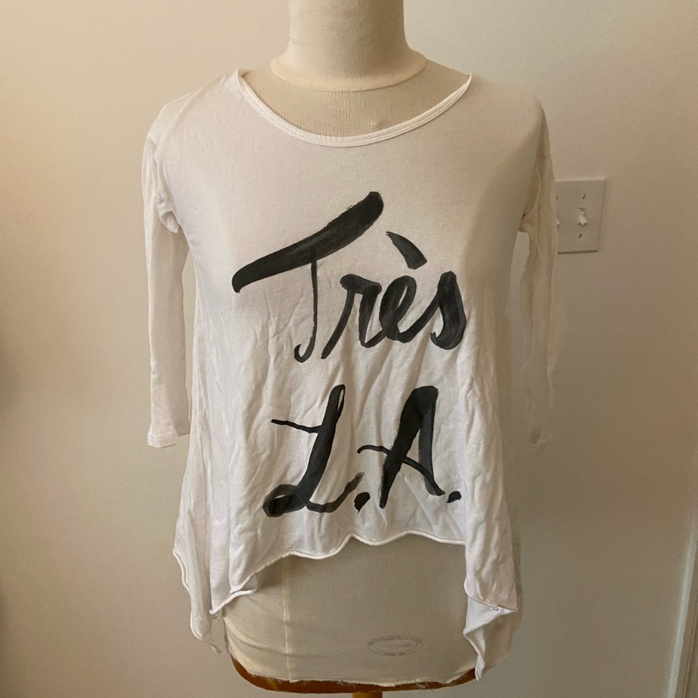 White long sleeve flowly shirt